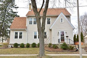 3rd image of 8226 Aberdeen Ct