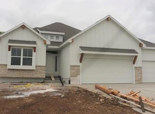 241 S Singletree St, Olathe, KS 66061