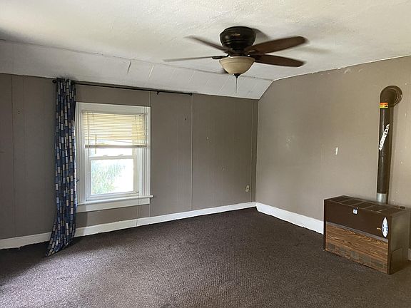 4th image of 319 W Van Buren St