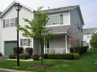 27 Merrimack Rd, Smithtown, NY 11787