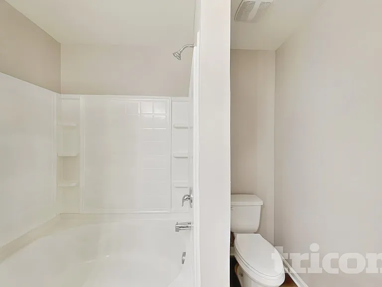 4915 Magnasco Ln — Photo 10