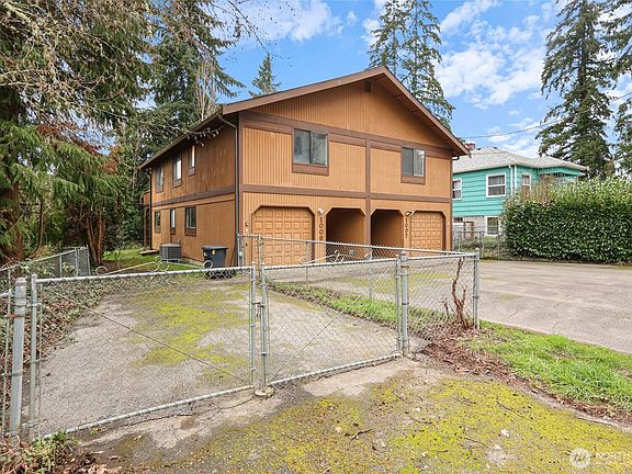 4th image of 1007 Lybarger Street SE