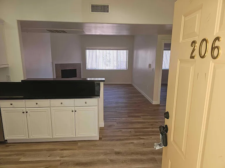 Fruitland Dr — Photo 10