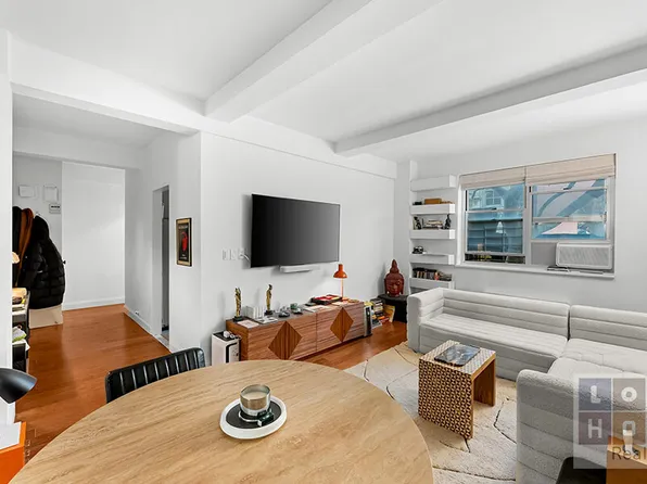 550 Grand Street image 2 of 19