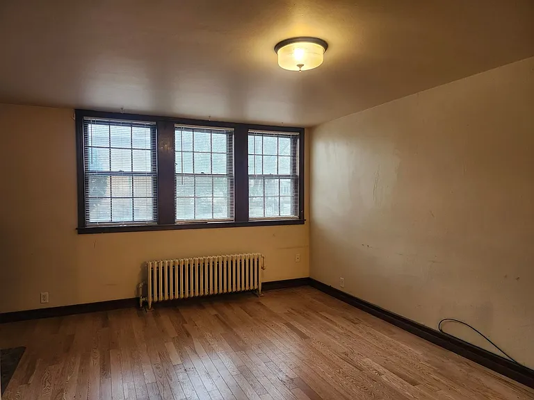 402 Grand Ave — Photo 13