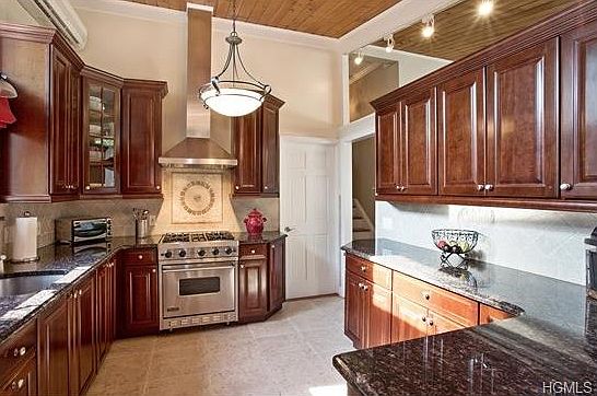 4th image of 2823 Walker Dr