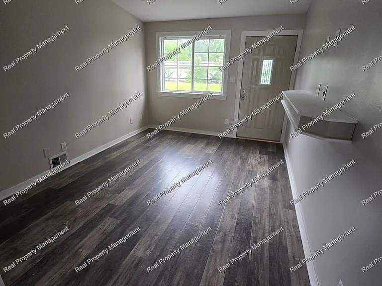 13135 Schneider St — Photo 5