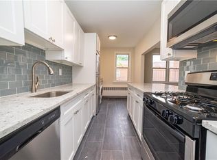 709 Palmer Ct APT 2D, Mamaroneck, NY 10543