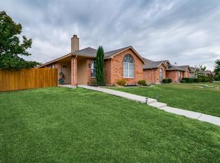 1117 Falconcrest Ct, Arlington, TX 76017