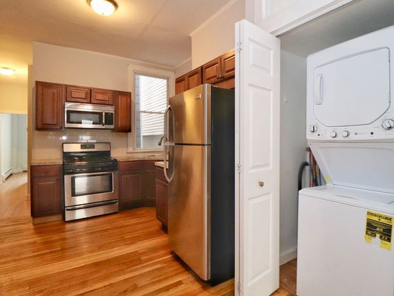 3rd image of 63 Laidlaw Ave APT 1R