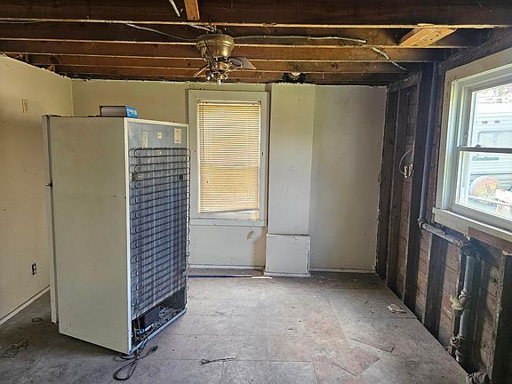5th image of 925 E 12th Ave