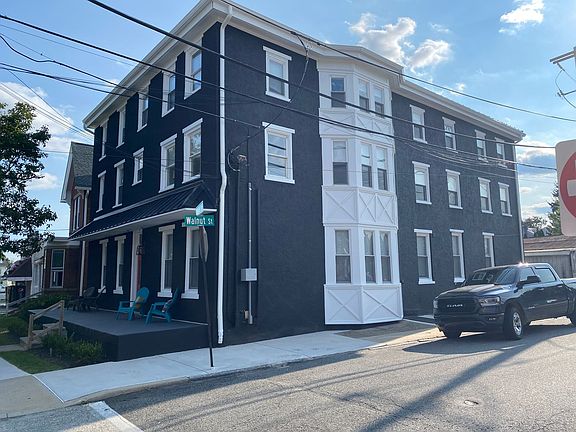 3rd image of 132 Main St APT 4