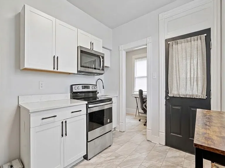 388 Ingomar Street — Photo 1