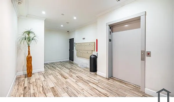 2 bed, 1025 sqft, $2,675 — Photo 2