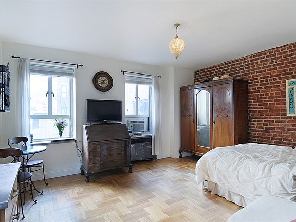 2nd image of 155 W 20th St APT 1F