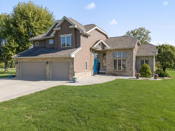 109 Duck Pond Rd, Upper Sandusky, OH 43351