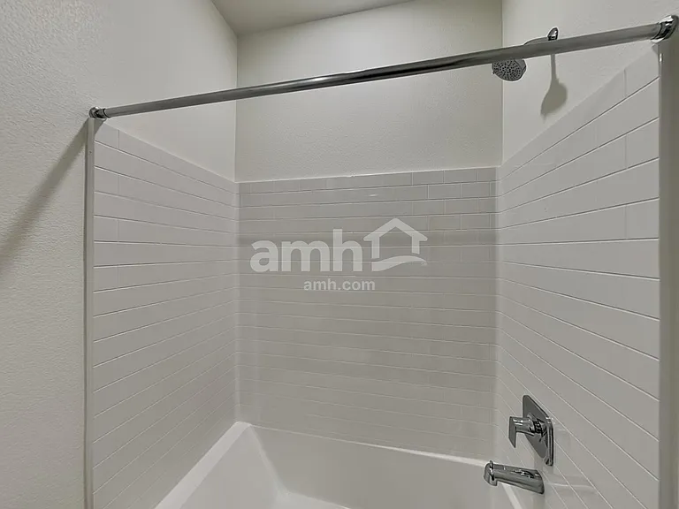 842 English Primrose St — Photo 16