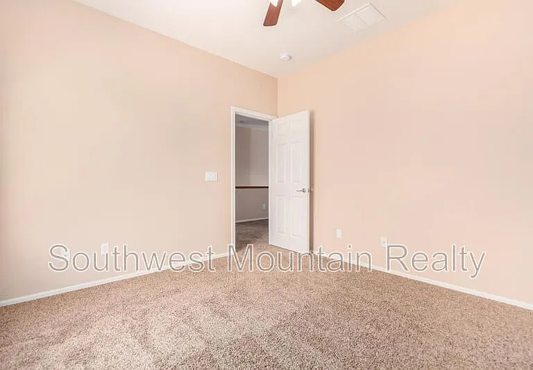 41261 W Laramie Rd — Photo 32