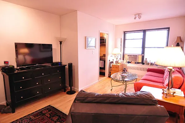Rented by Concept Real Estate Group | media 25