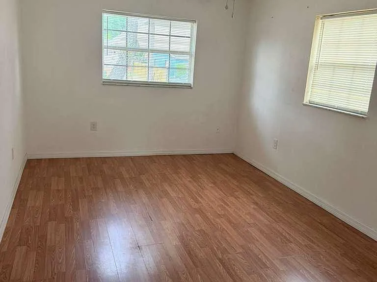 1506 Fairbanks St — Photo 4