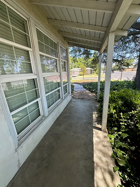 2 bed, 1064 sqft, $2,750 — Photo 3