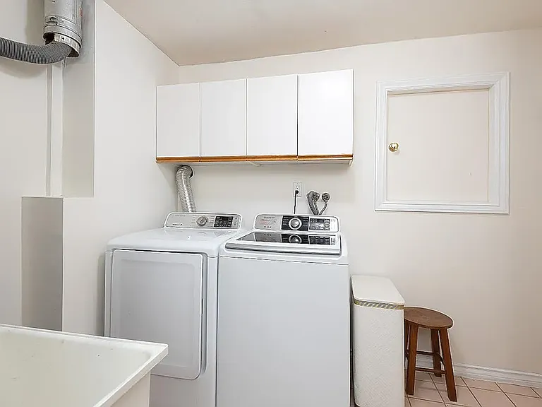 402 W 24th St #76543 — Photo 12