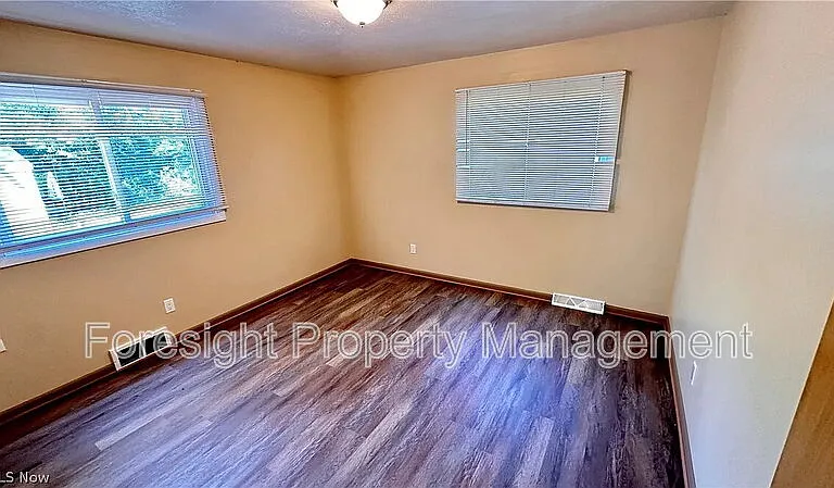 1434 E 222nd St — Photo 12