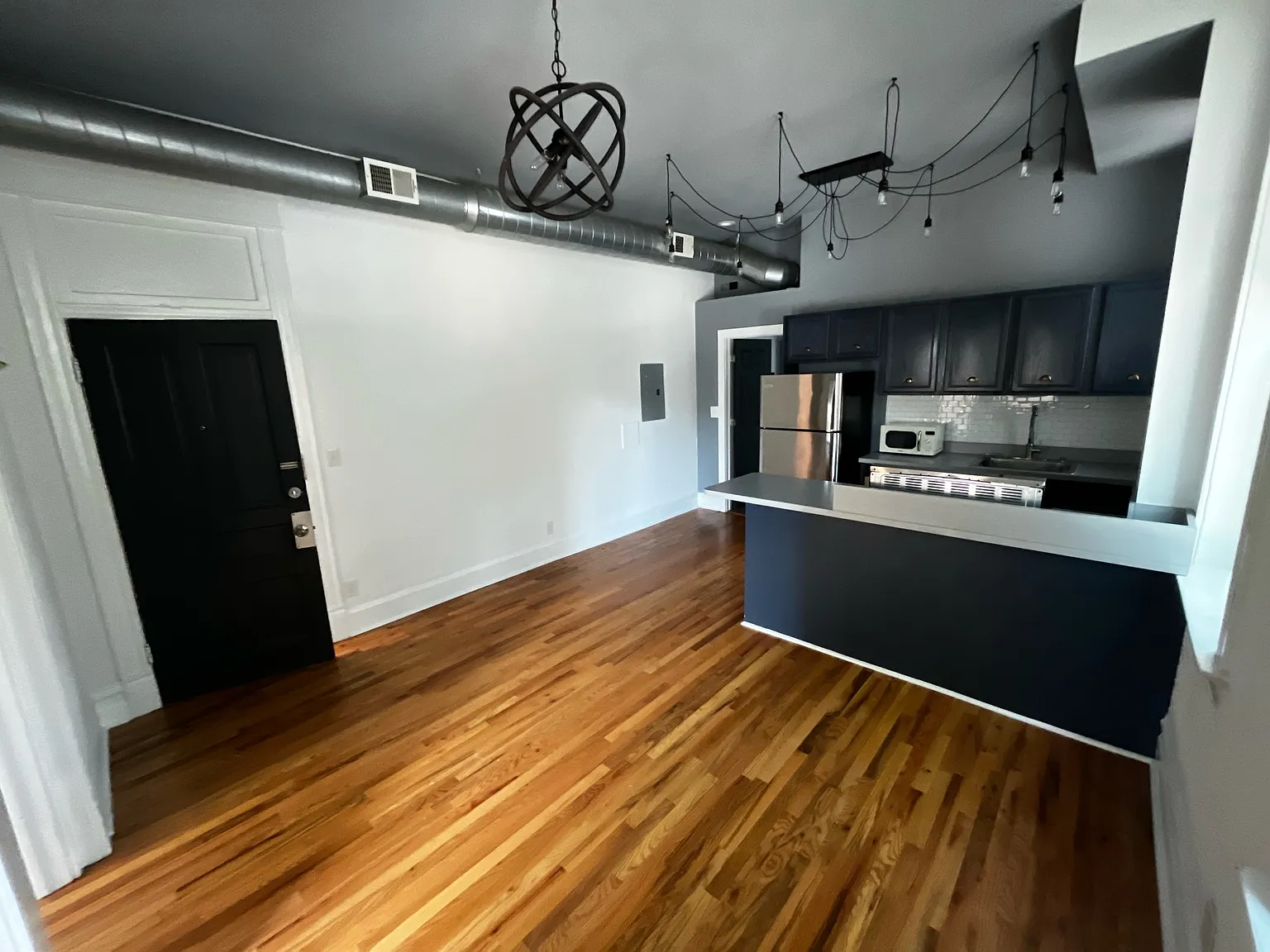2300 W North Ave — Photo 1