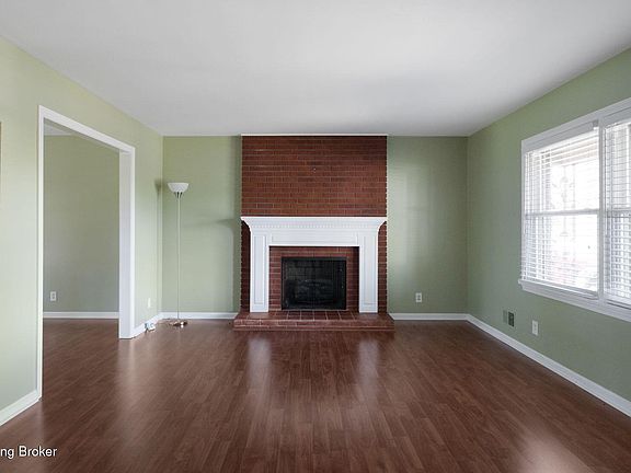 4th image of 6008 Dutchmans Ln