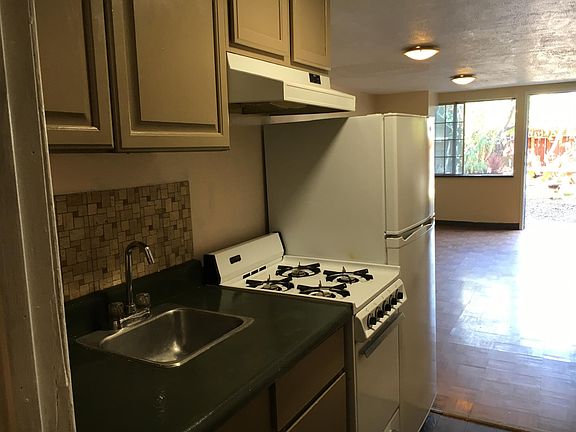 2nd image of 129B Precita Ave