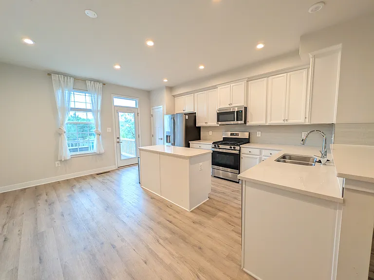 2642 Jetstream Rd — Photo 6