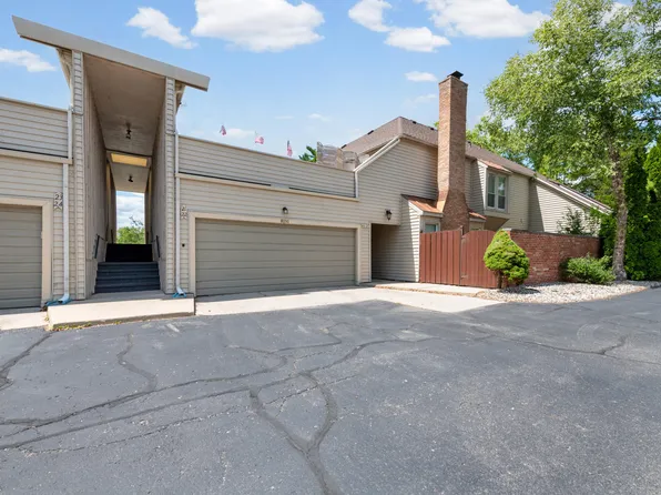 8191 Colony Dr APT 22, Grosse Ile, MI 48138
