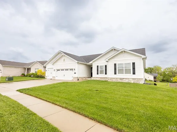 1212 Abington Station Dr, O'Fallon, IL 62269