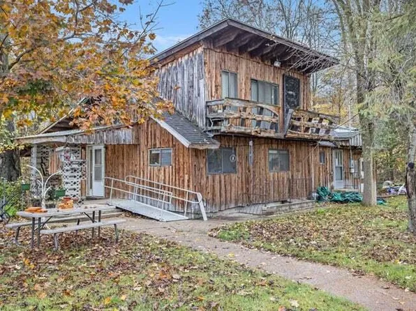 104 1/2 Coldwater Rd, Union City, MI 49094