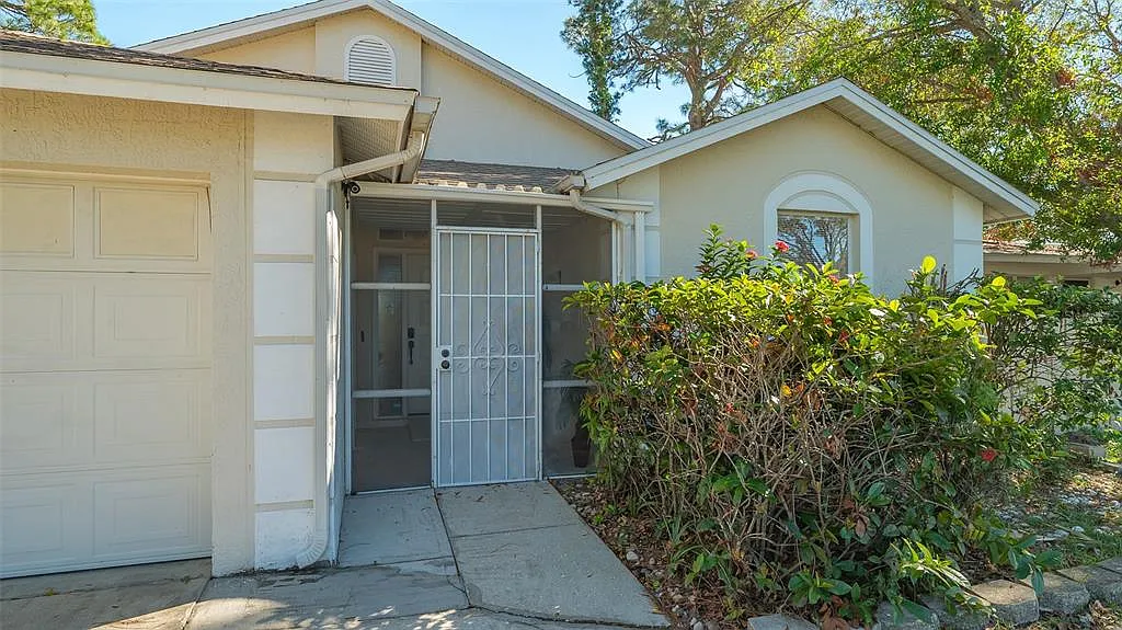 3 bed, 1358 sqft, $5,500 — Photo 2