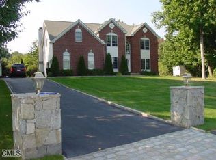 12 Independence Dr, Shelton, CT 06484