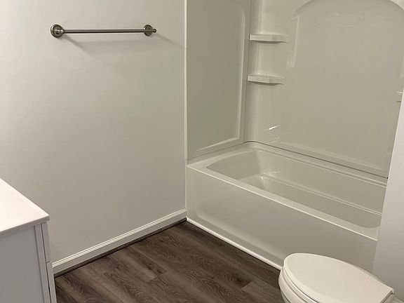 5th image of 106 Coralyrose Ct