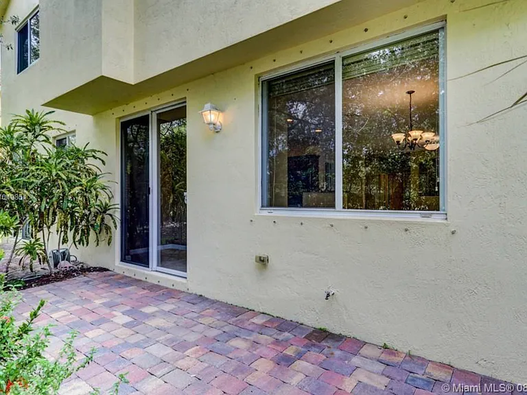 3211 Scarletta Dr — Photo 40