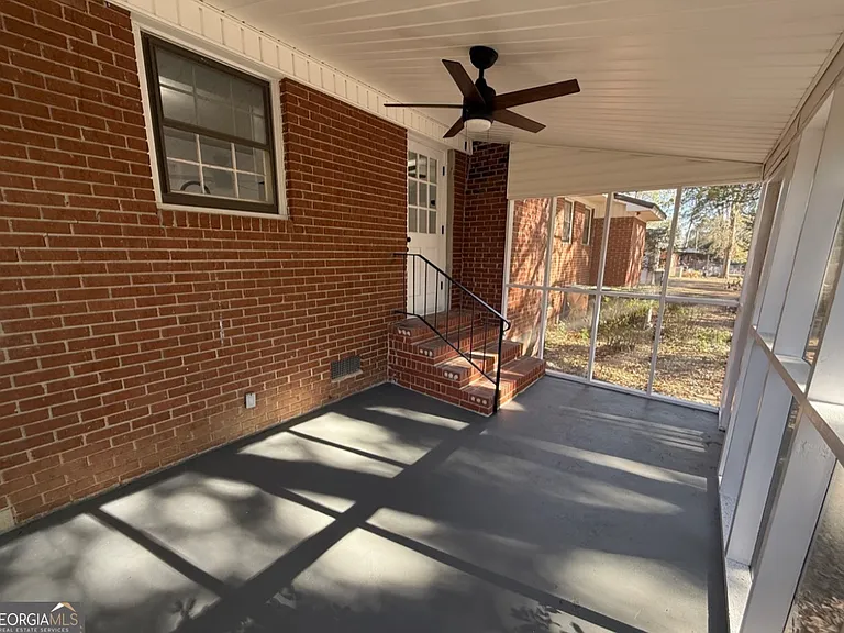 1612 Knox St — Photo 28