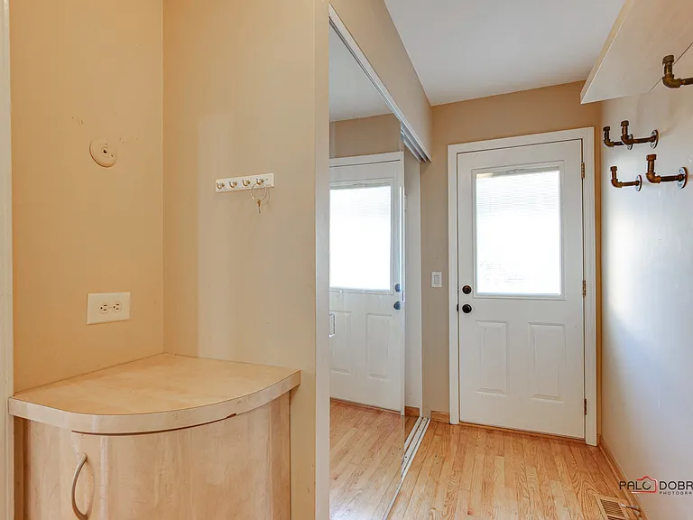 920 Lee Ct — Photo 15