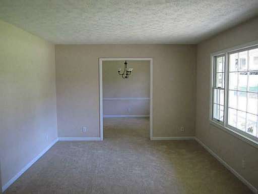 4th image of 3475 Staci Ct NE