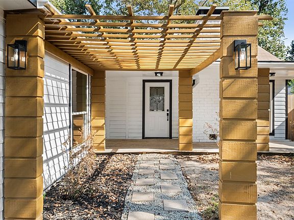 2nd image of 238 Point Clear Dr