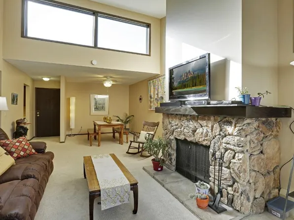 5140 102nd St W #304, Bloomington, MN 55437