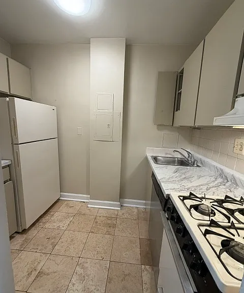 1021 Arlington Blvd #408 — Photo 14