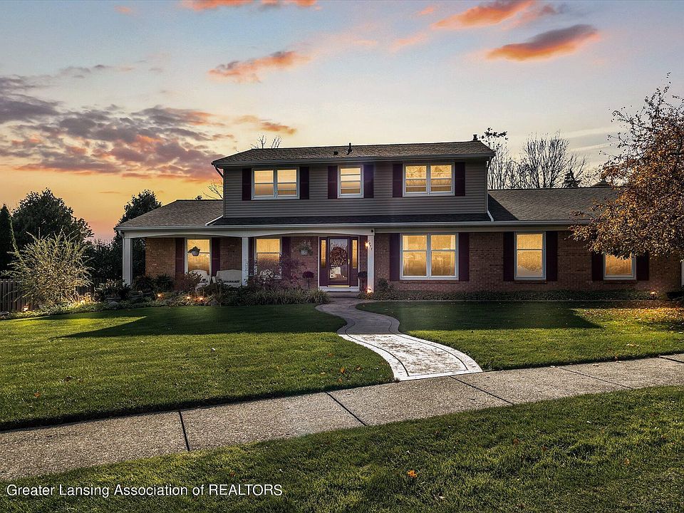 1st image of 2977 Crestwood Dr