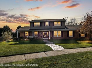 2977 Crestwood Dr, East Lansing, MI 48823