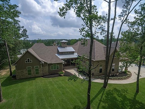 2nd image of 31834 Edgewater Dr