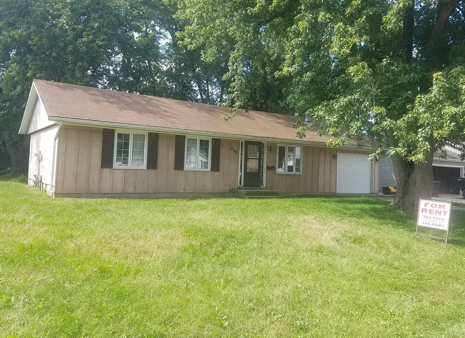 209 Geraldine St photo 1