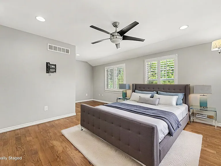 746 N Monaco Pkwy — Photo 17