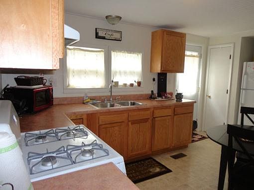 5th image of 607 N Henderson St